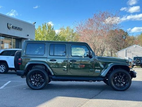 Used 2021 Jeep Wrangler Unlimited Sahara w/ Cold Weather Group AWD/4WD image 9