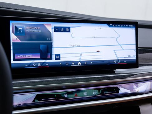 New 2026 BMW 740i xDrive w/ Premium Package image 26