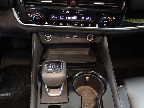 Used 2023 Nissan Rogue SL w/ SL Premium Package image 30