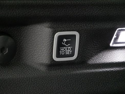 Certified 2025 Jeep Grand Cherokee L Limited w/ Luxury Tech Group II image 29