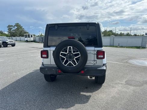 Used 2023 Jeep Wrangler Sahara image 7
