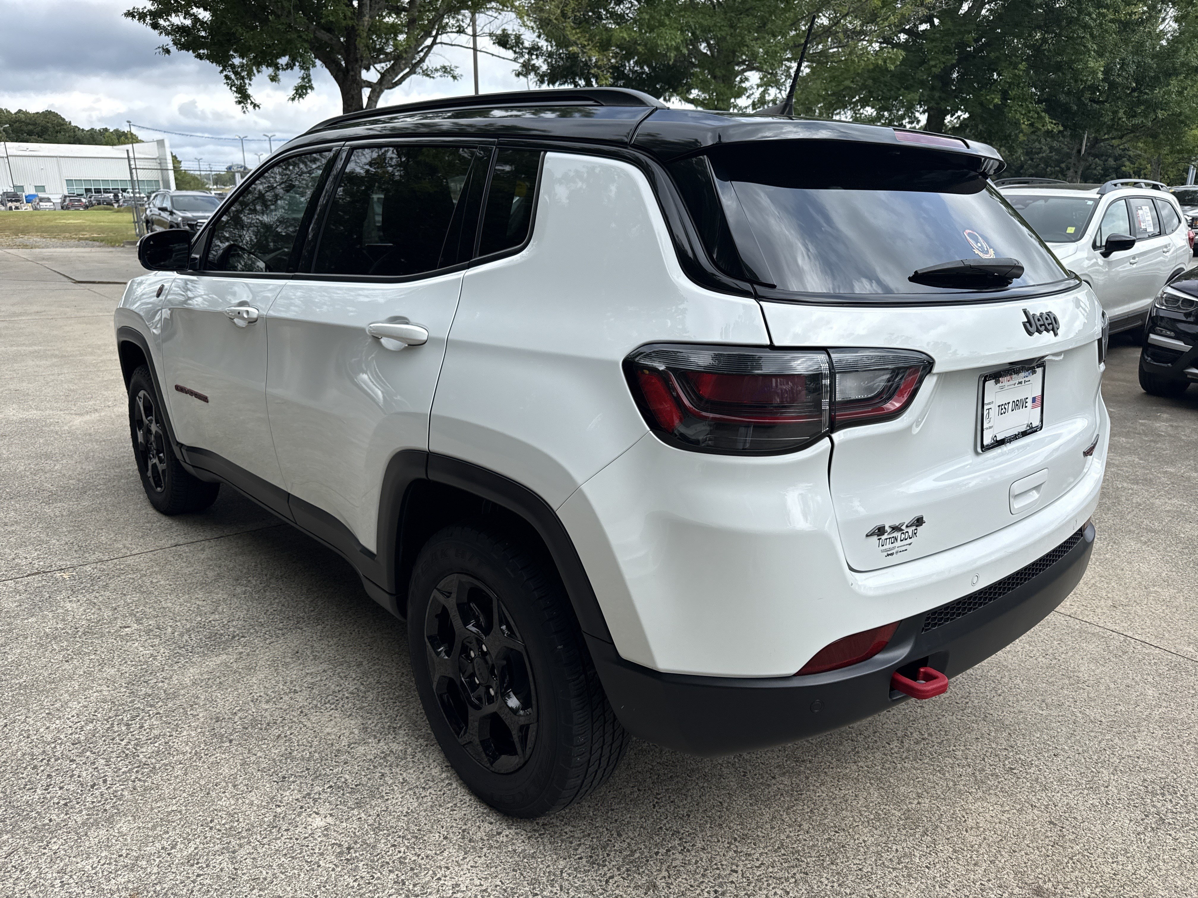 Used 2023 Jeep Compass Trailhawk w/ Trailhawk Elite Group AWD/4WD image 5
