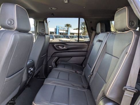 Used 2024 GMC Yukon SLT image 15