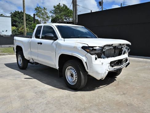 Used 2024 Toyota Tacoma SR image 1