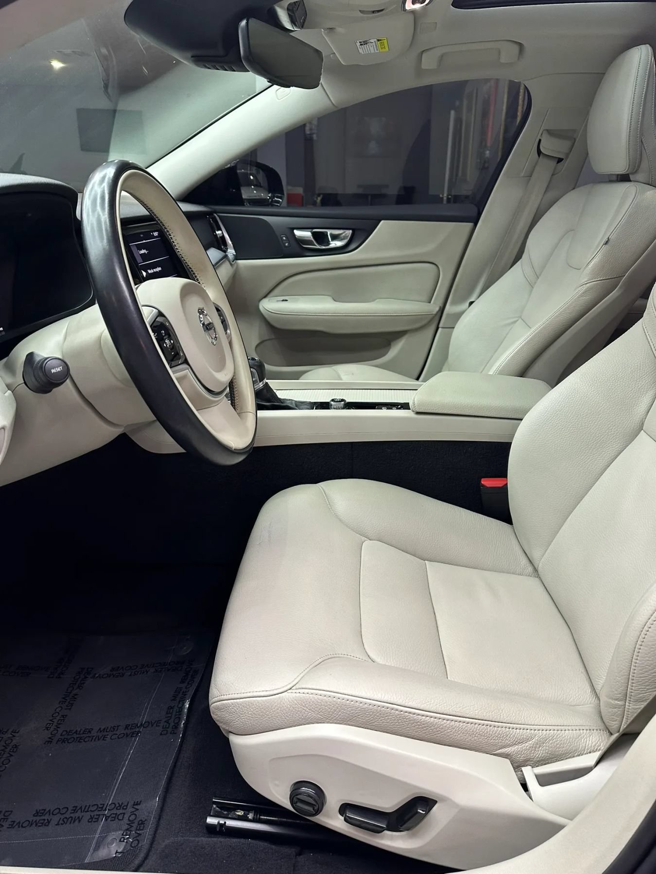 Used 2020 Volvo S60 T5 Momentum FWD image 12