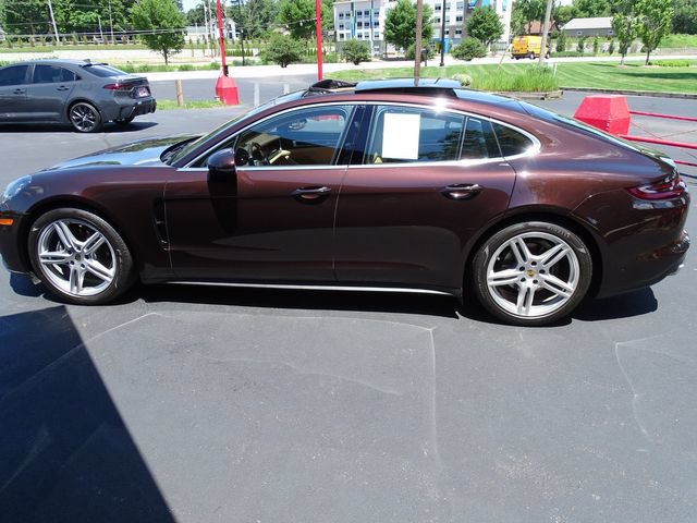 Used 2020 Porsche Panamera RWD image 9