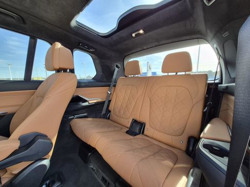 Certified 2024 BMW X7 xDrive40i w/ M Sport Package image 34