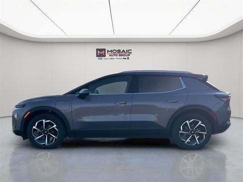 New 2026 Chevrolet Equinox EV LT image 4