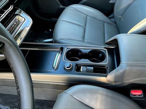 Used 2024 Lincoln Corsair FWD w/ Equipment Group 102A image 15