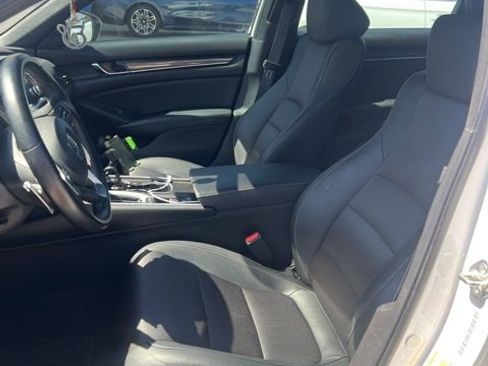 Used 2019 Honda Accord Sport image 9