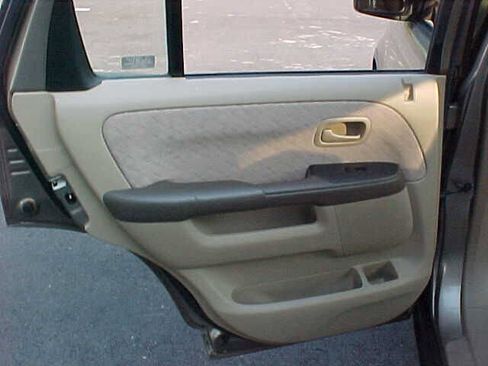 Used 2005 Honda CR-V LX image 11