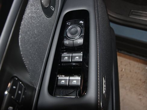 New 2026 Lincoln Nautilus Reserve w/ Jet Appearance Package image 5