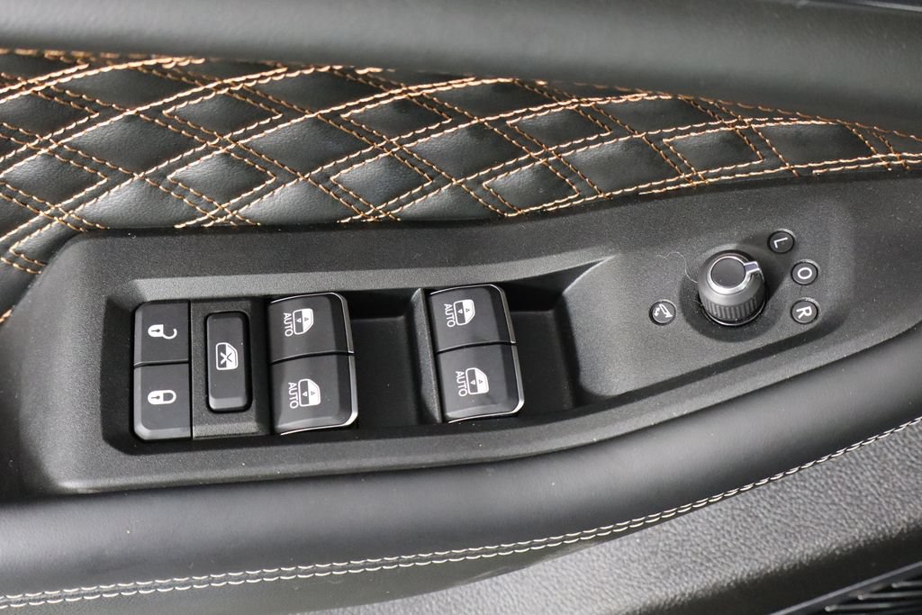 Used 2025 Jeep Grand Cherokee Summit AWD/4WD image 20