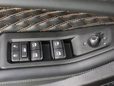 Used 2025 Jeep Grand Cherokee Summit AWD/4WD image 20