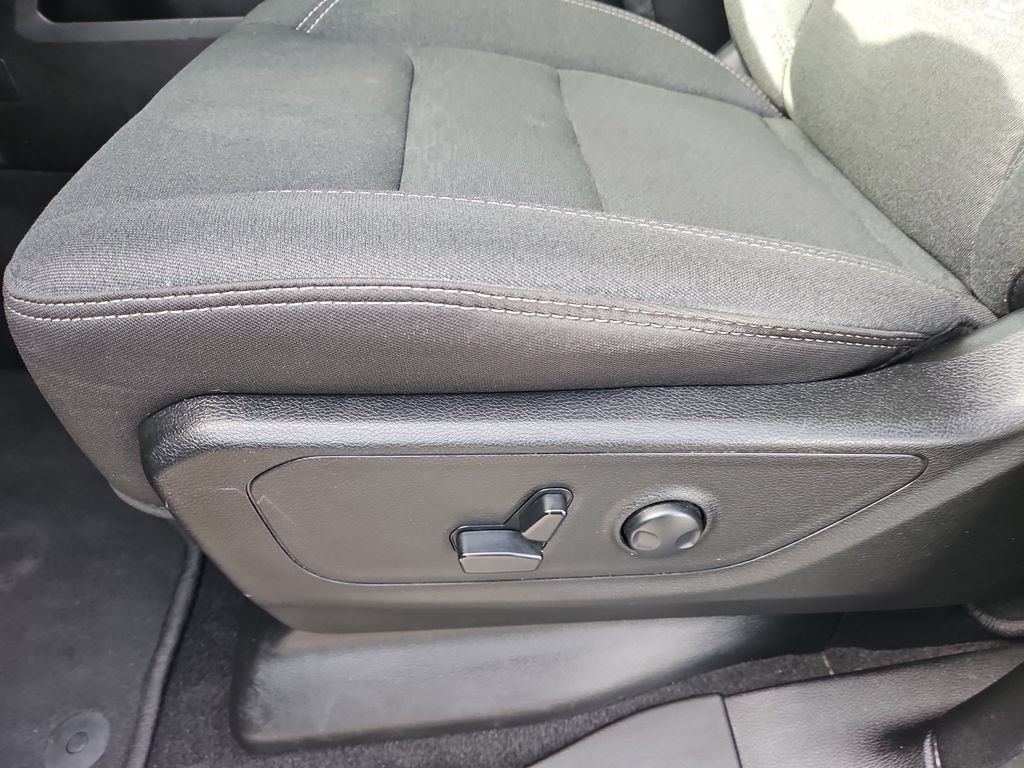 Used 2025 RAM 1500 Big Horn AWD/4WD image 19