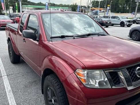 Used 2018 Nissan Frontier SV AWD/4WD image 3