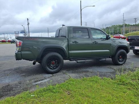 Used 2022 Toyota Tacoma TRD Off-Road w/ Technology Package RWD image 8
