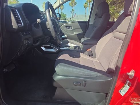 Used 2023 Nissan Frontier SV w/ SV Convenience Package RWD image 13