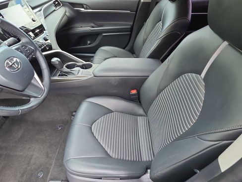 Used 2022 Toyota Camry SE image 15