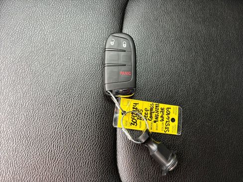 Used 2025 Jeep Compass Limited image 22