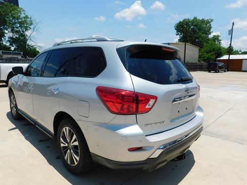Used 2018 Nissan Pathfinder SL image 6