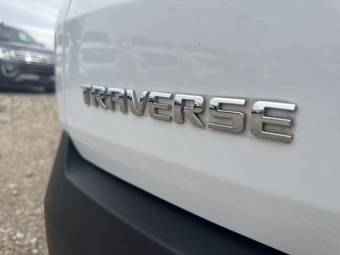 Used 2021 Chevrolet Traverse LT image 42