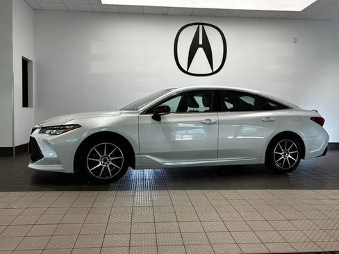 Used 2019 Toyota Avalon XSE w/ All Weather Liner Package image 3