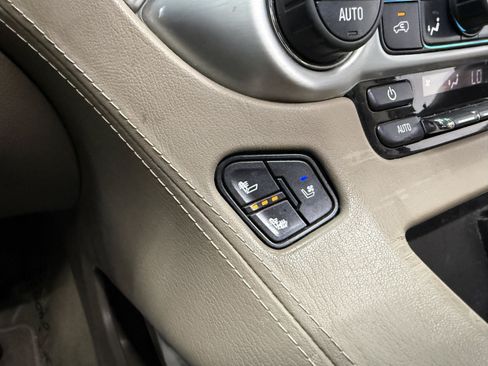 Used 2017 GMC Yukon SLT AWD/4WD image 15