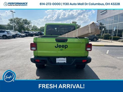 Used 2025 Jeep Gladiator Sport AWD/4WD image 5