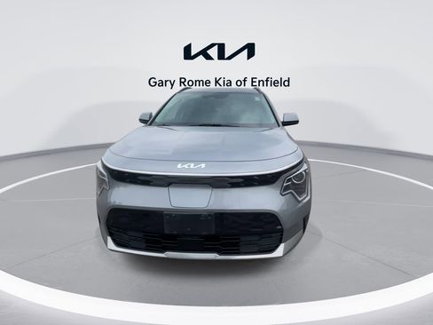 Used 2023 Kia Niro Wind w/ Wind Preserve Package FWD image 3