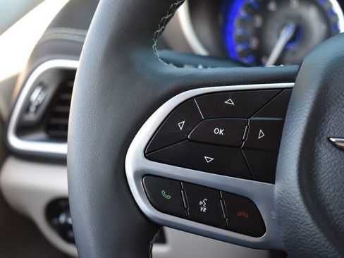 Used 2024 Chrysler Pacifica Touring-L w/ Uconnect Theater Family Group image 15