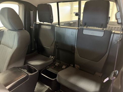 Used 2018 Toyota Tacoma SR5 AWD/4WD image 22