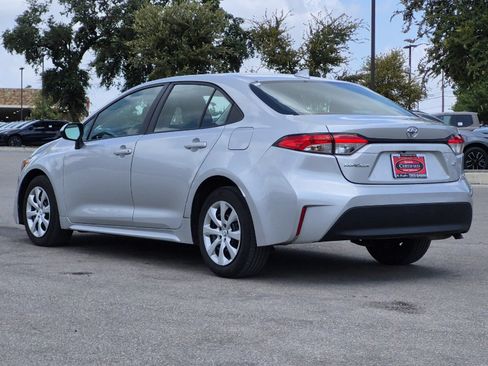Certified 2025 Toyota Corolla LE FWD image 3