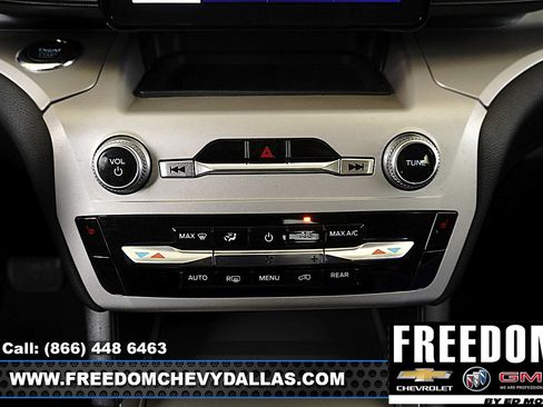 Used 2023 Ford Explorer XLT AWD/4WD image 18