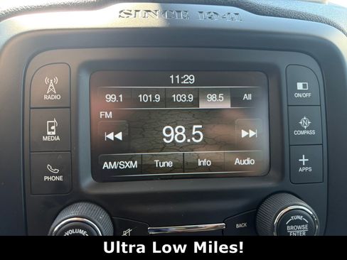 Used 2017 Jeep Renegade Altitude AWD/4WD image 22