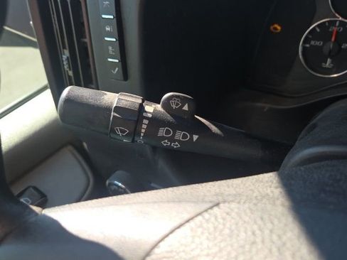 Used 2018 GMC Savana 3500 Extended w/ Driver Convenience Package image 27