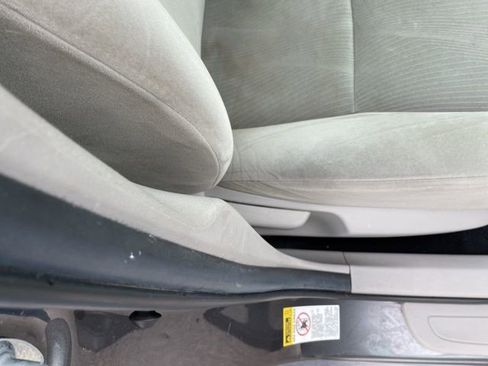 Used 2013 Toyota Corolla LE image 38