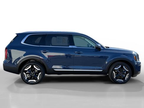 Used 2024 Kia Telluride S w/ S Sunroof Package FWD image 6