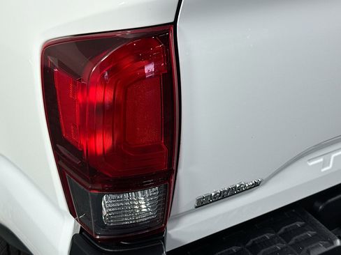 Used 2020 Toyota Tacoma SR RWD image 32