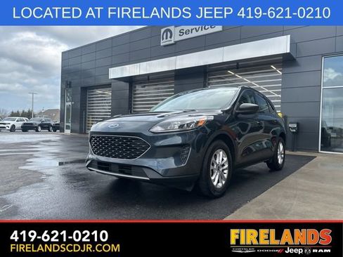 Used 2022 Ford Escape SE image 3