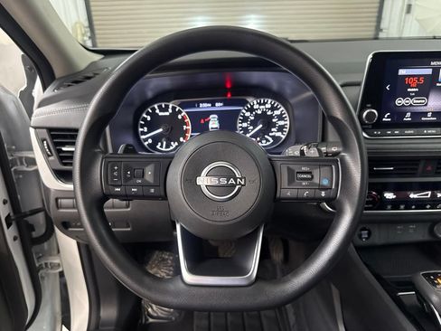 Used 2024 Nissan Rogue SV FWD image 28