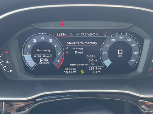 Certified 2025 Audi Q3 2.0T Premium AWD/4WD image 22