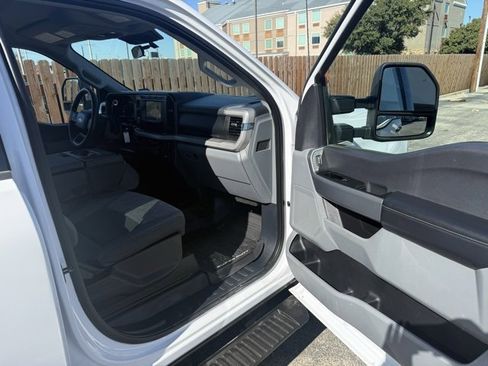 Used 2024 Ford F350 XLT image 10