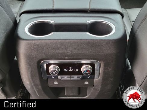 Used 2024 GMC Yukon XL Denali AWD/4WD image 19