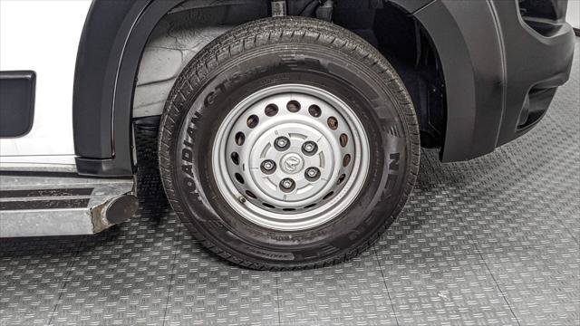 Used 2025 RAM ProMaster 2500 w/ U-Haul Equipment Group FWD image 30