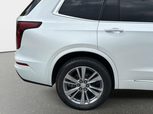 Used 2024 Cadillac XT6 Premium Luxury AWD/4WD image 14