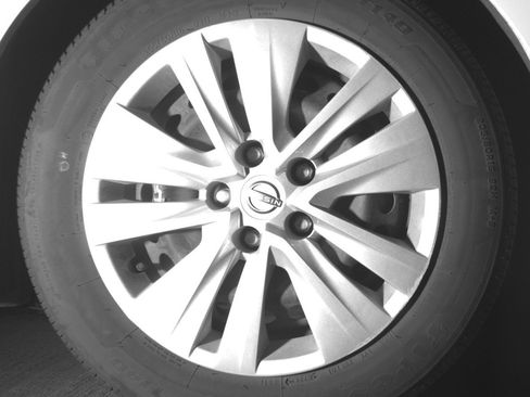 Used 2025 Nissan Sentra S image 13