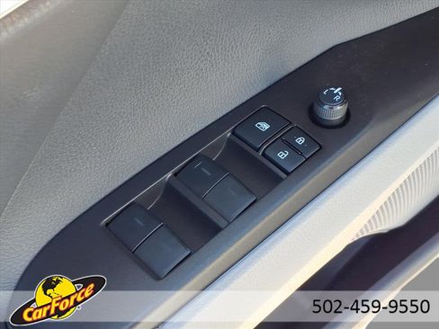 Used 2022 Toyota Camry SE image 17