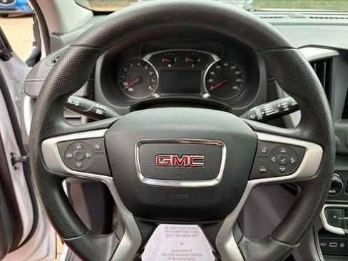 Used 2023 GMC Terrain SLE w/ Driver Convenience Package FWD image 11