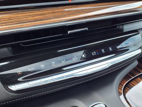 Used 2023 Cadillac Escalade ESV Premium Luxury w/ LPO, Radiant Package AWD/4WD image 12